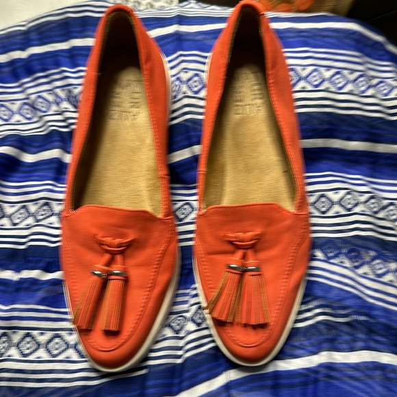 Woman's tassel naturalizer shoes - Picture 3 of 6